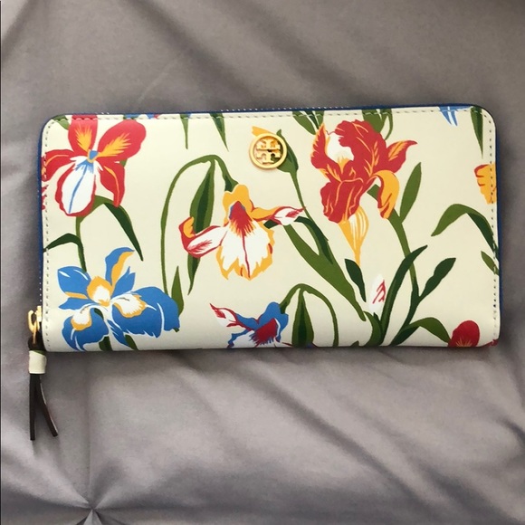 tory burch floral wallet